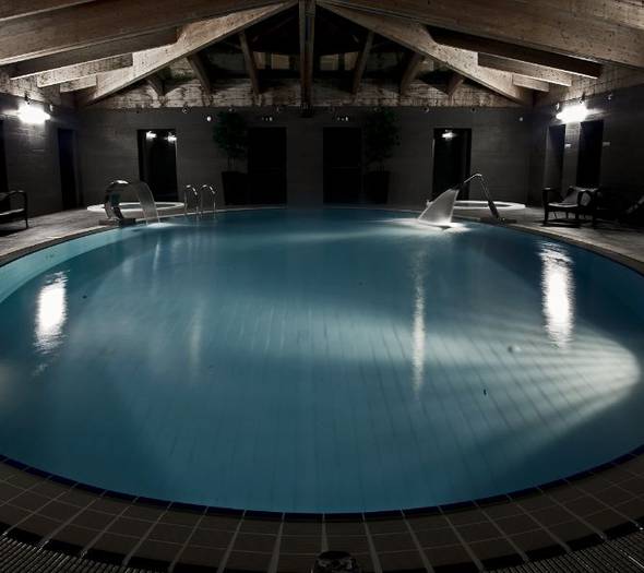 Piscina interior aquecida  Curia Palace Hotel Coimbra