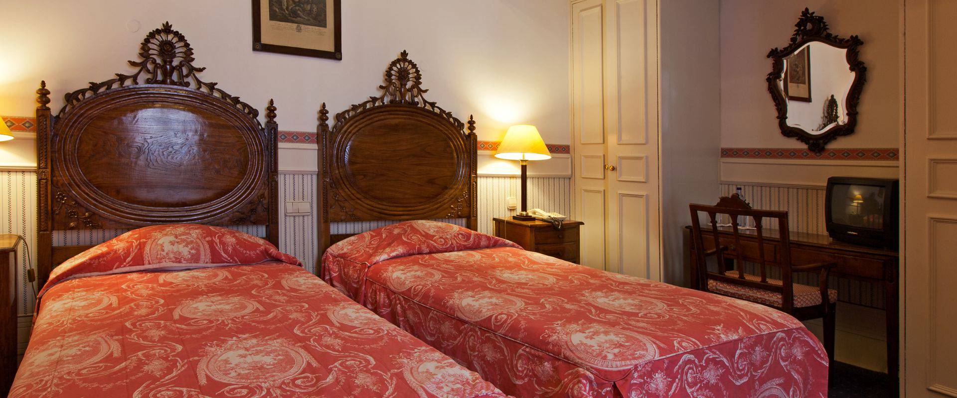 Quarto superior com cama adicional  Palace Hotel Bussaco Coimbra