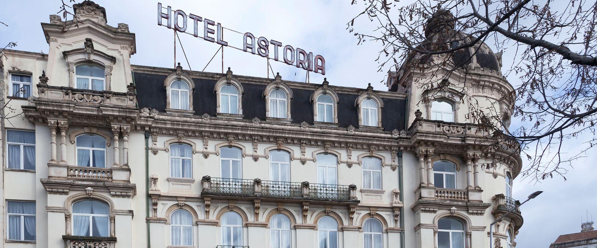 Um dos símbolos arquitetónicos de Coimbra e uma verdadeira cápsula do tempo Astória Hotel Um dos símbolos arquitetónicos de Coimbra e uma verdadeira cápsula do tempo Astória Hotel