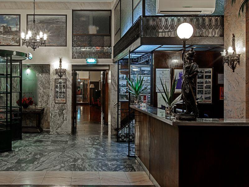 Receção de 24h  Astória Hotel Coimbra