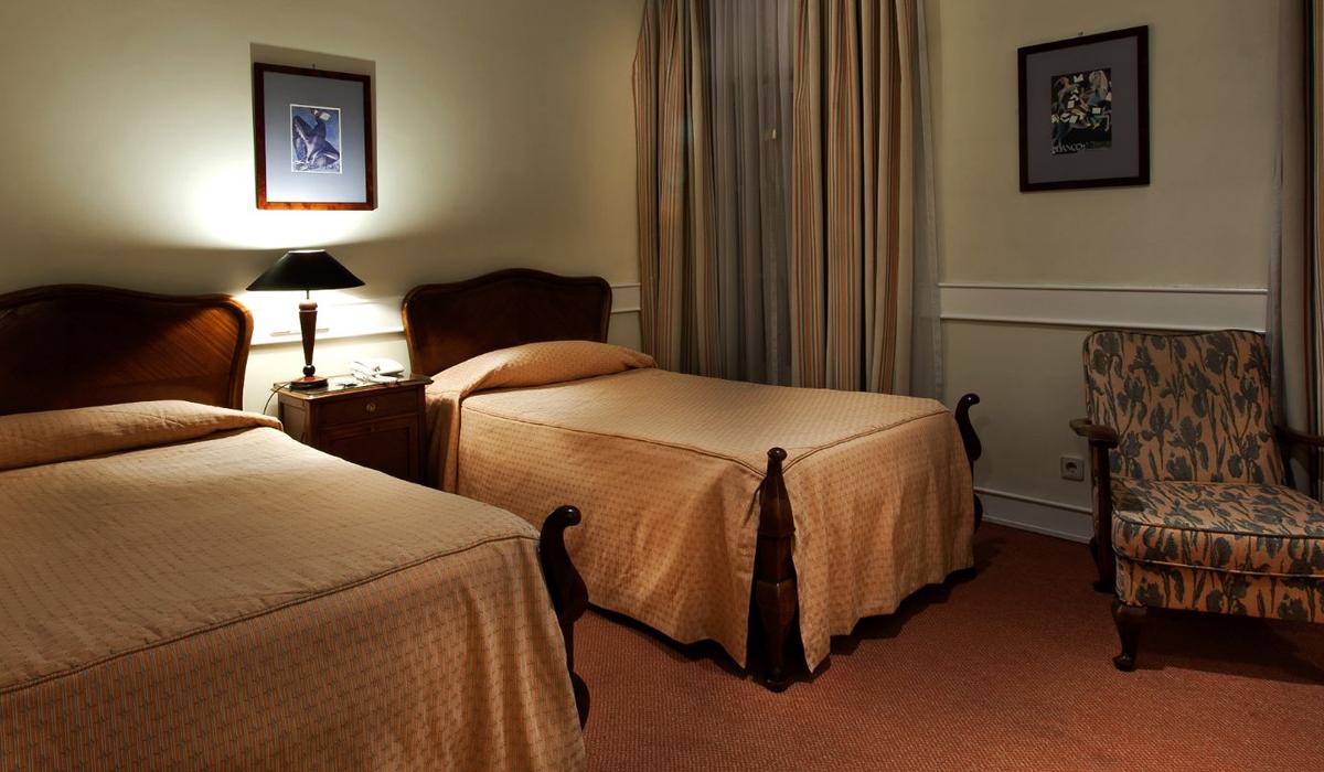 Classic Room with extra bed Métropole Hotel Lisbon Classic Room with extra bed Métropole Hotel Lisbon