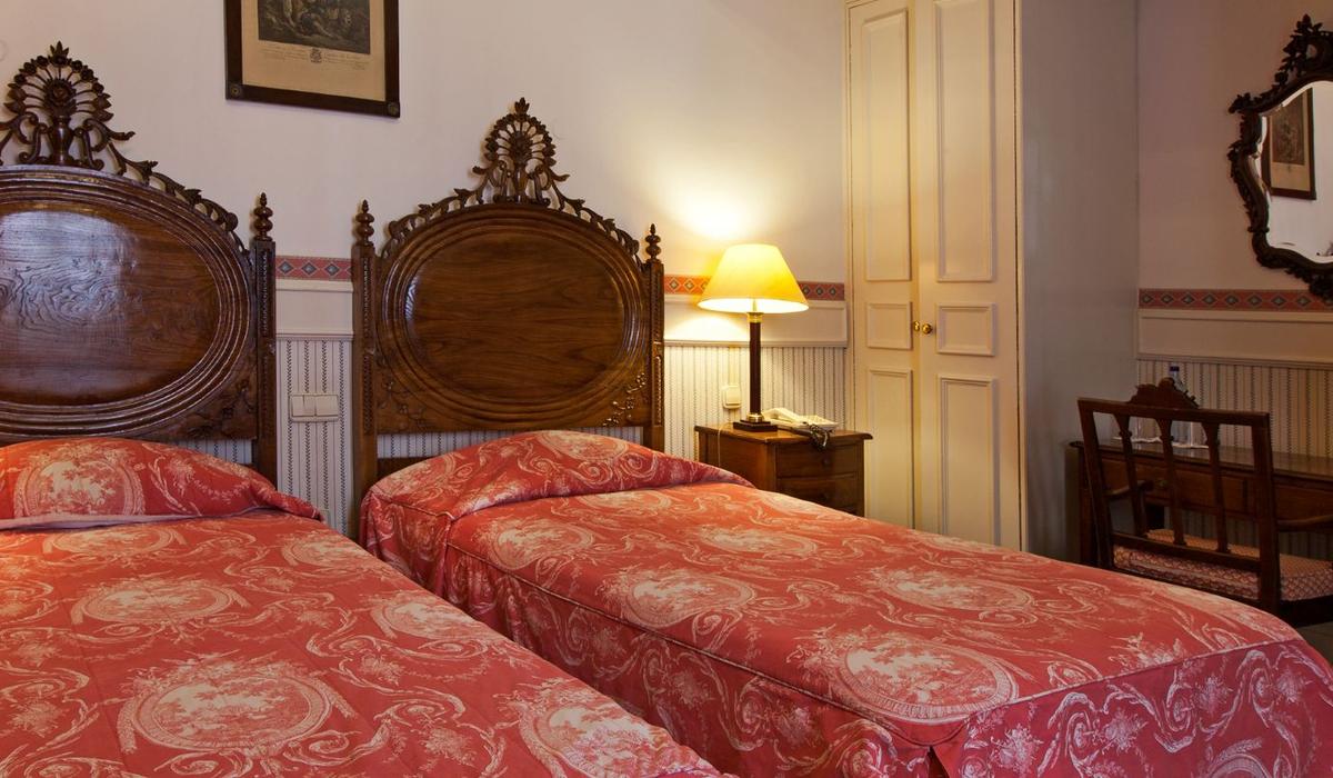 Quarto Superior  Palace Hotel Bussaco Coimbra Quarto Superior  Palace Hotel Bussaco Coimbra