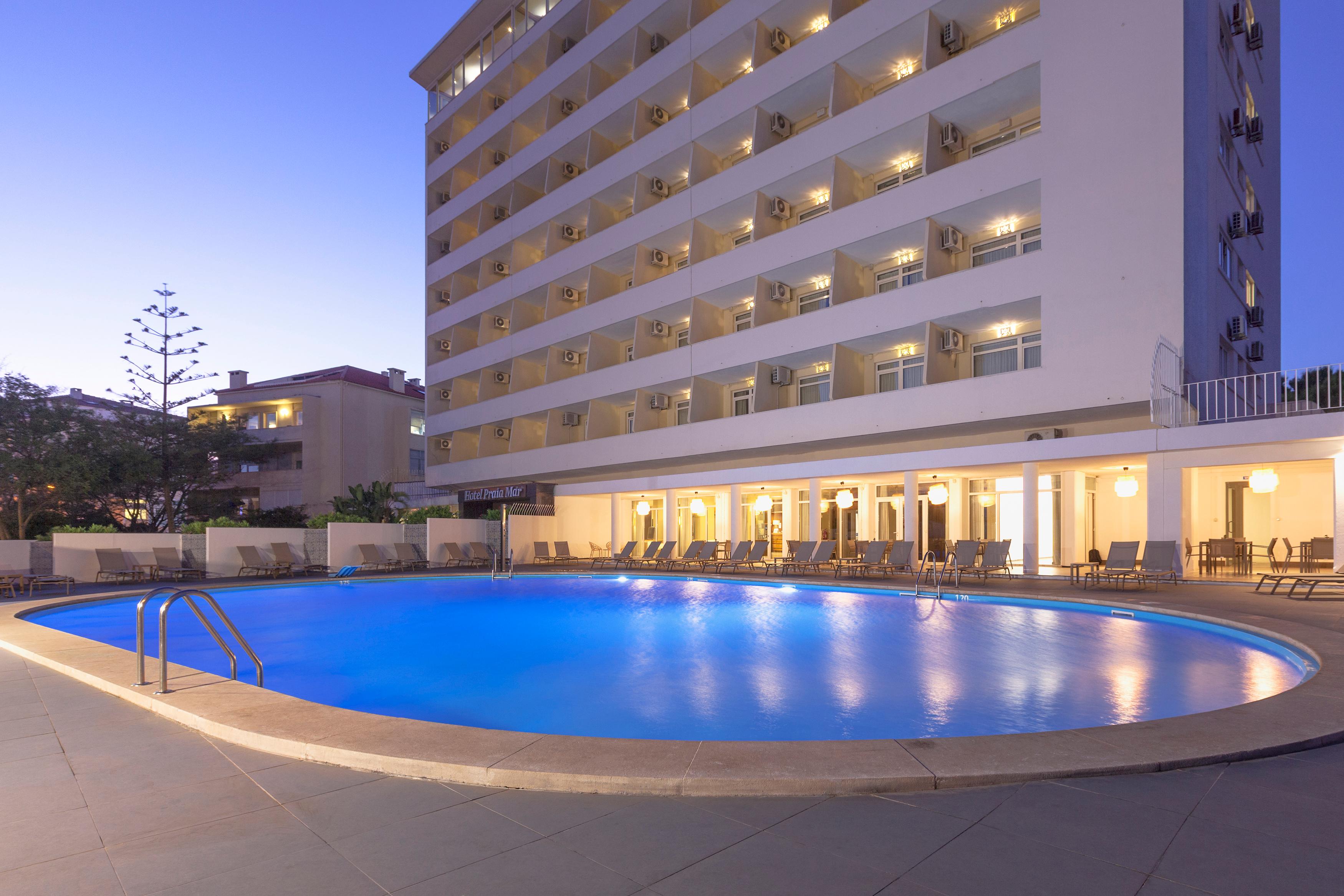  Carcavelos Beach Hotel  Carcavelos Beach Hotel Lisbon